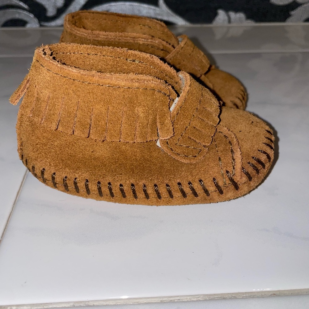 Minnetonka Baby Shoes Moccasin Suede Infant Size 3 Months Native American Indian